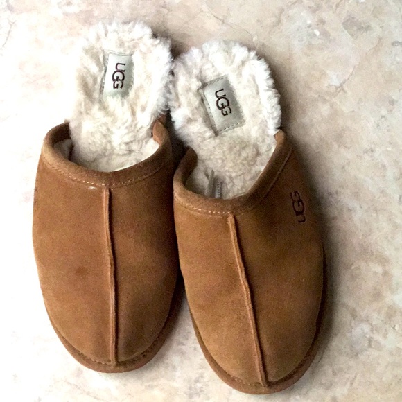 UGG Shoes - 🔥 PRICE DROP!  🔥 LIMITED TIME ONLY!  NEW NEVER WORN UGG Slippers